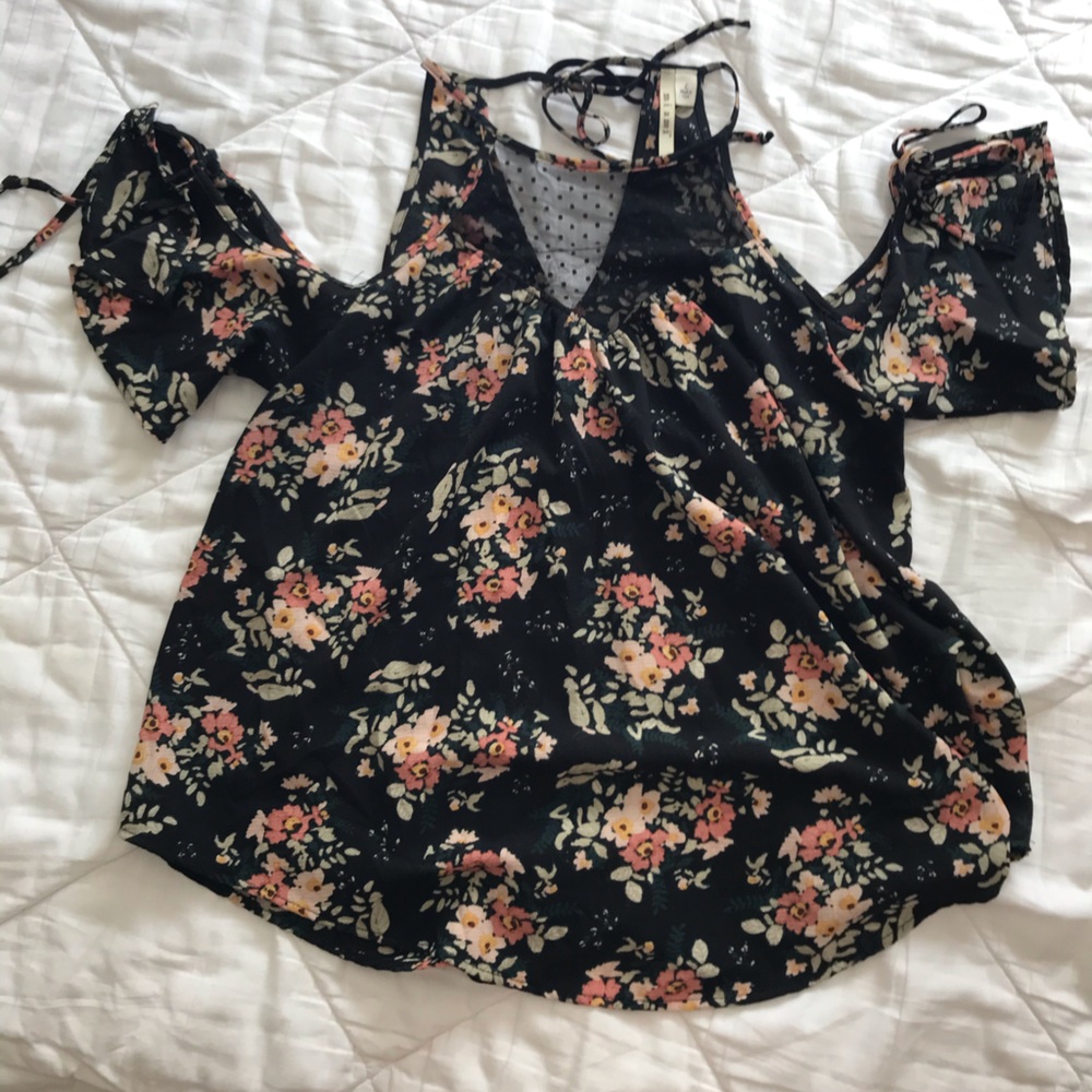 Floral cold shoulder top